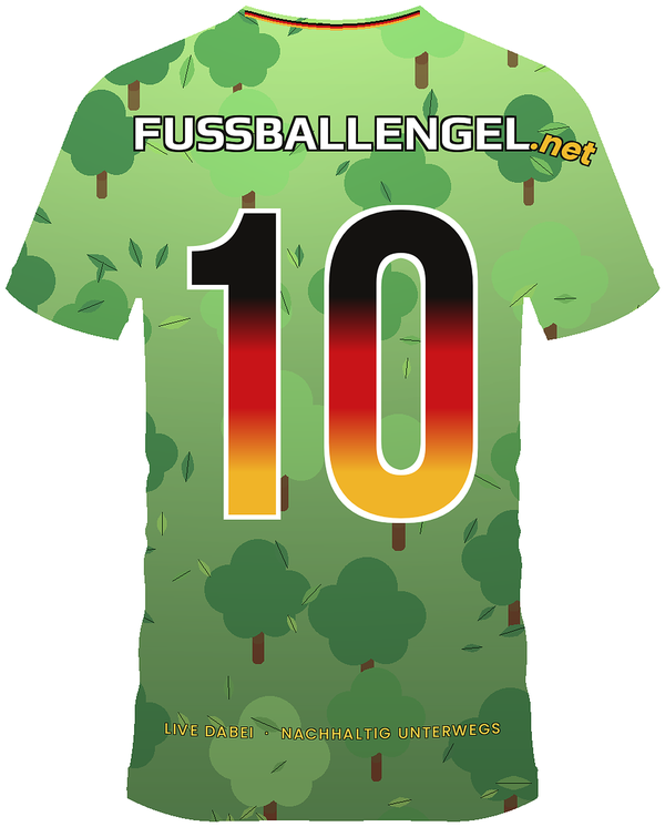 FUSSBALLENGEL-Fantrikot, Rückseite, mit Waldmuster und dem Slogan Live dabei, nachhaltig unterwegs